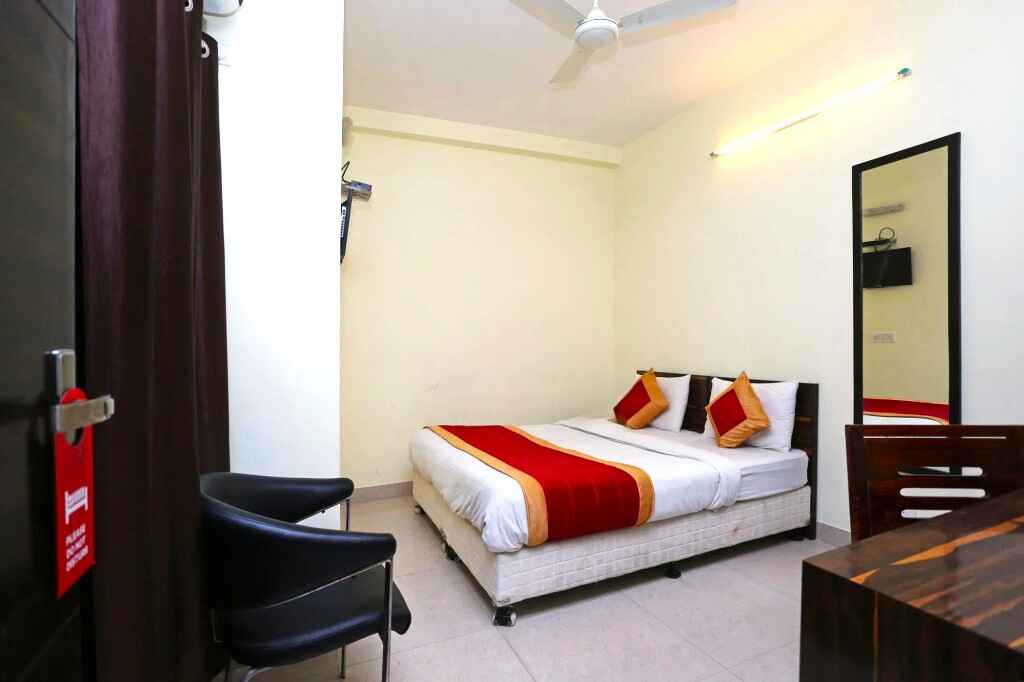 EasExplore Hotel Em Residency