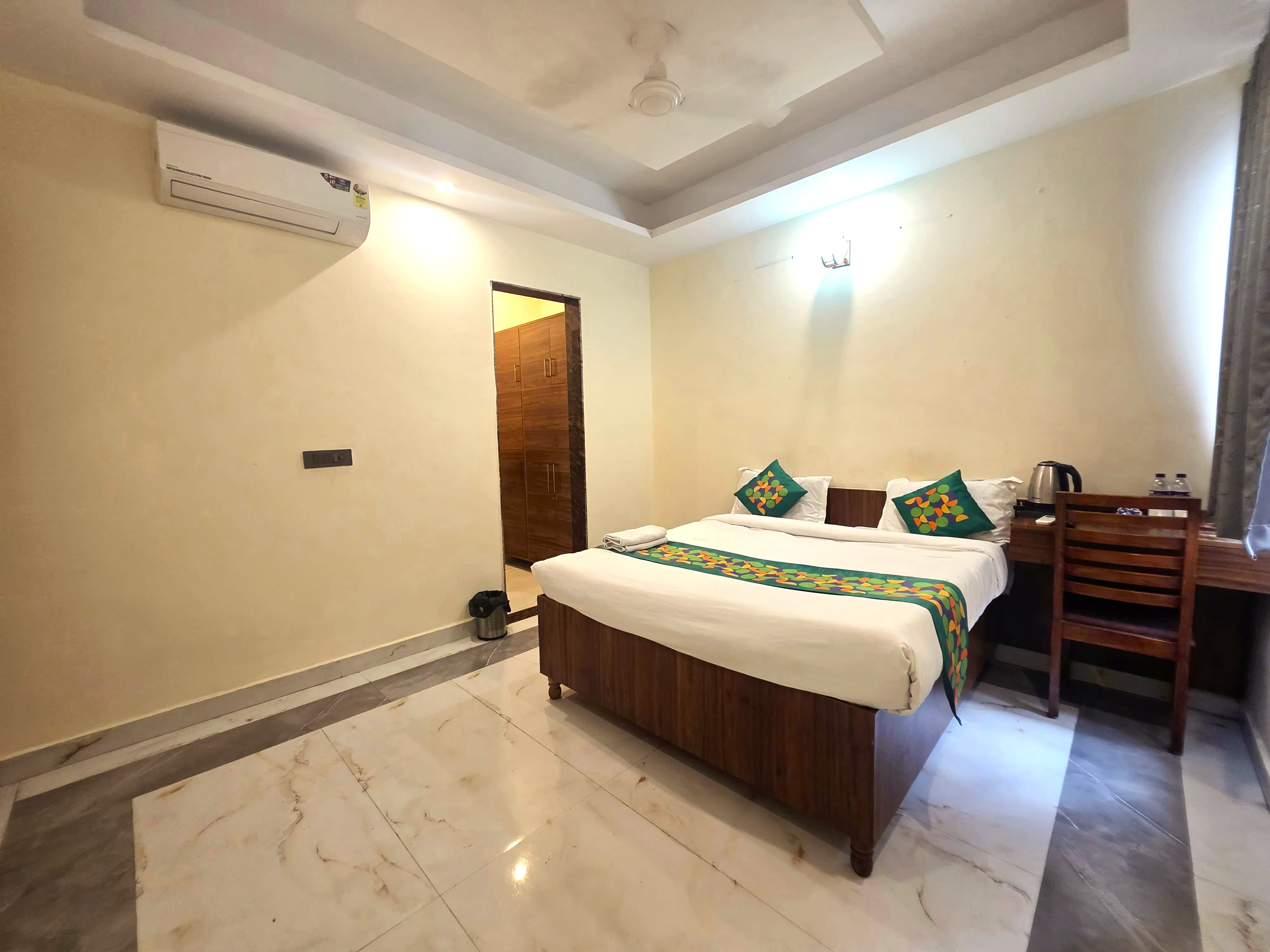 EasExplore Hotel Grand Vista