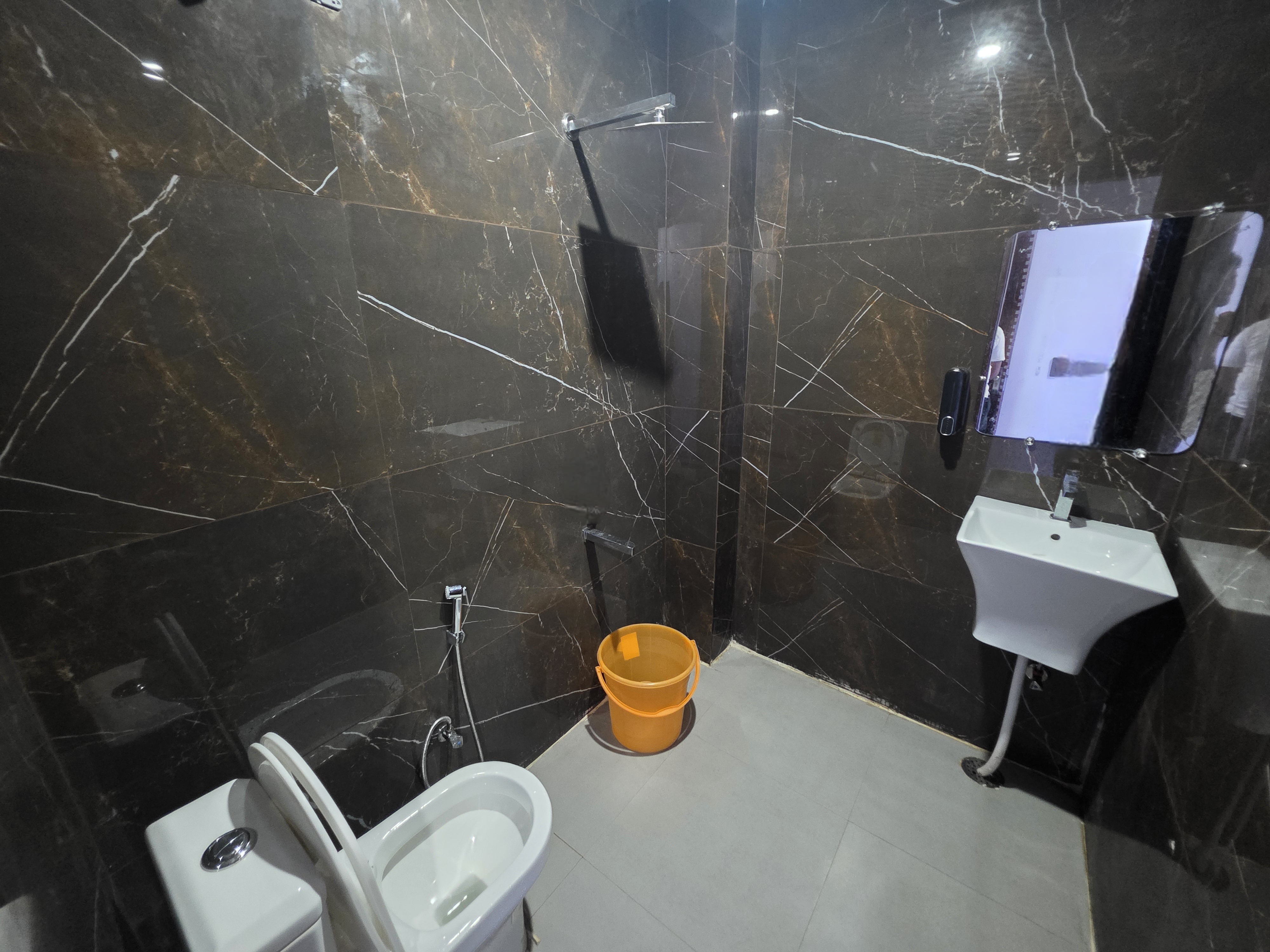 EasExplore Home Town Hotel Grand