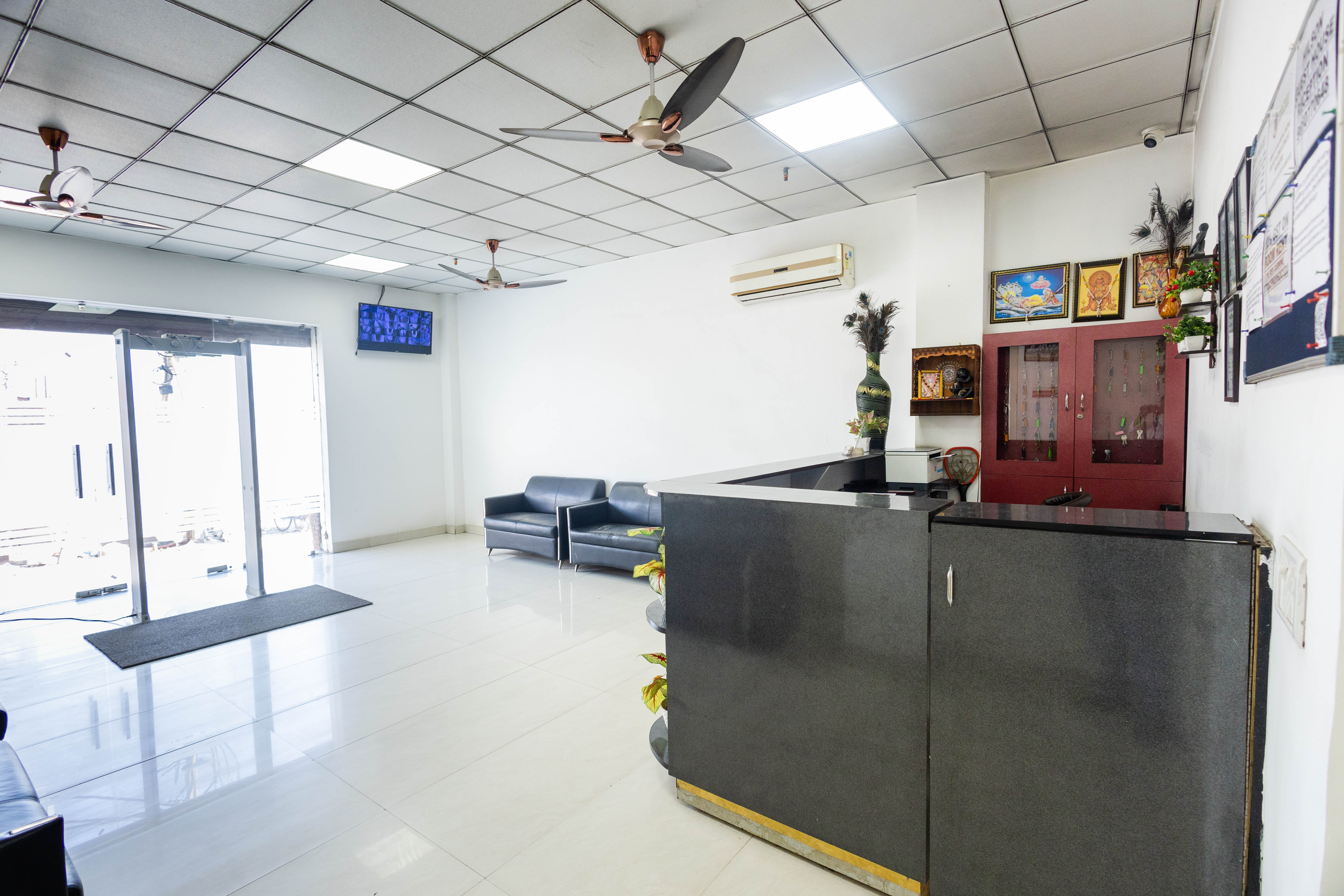 EasExplore Home Town Hotel Hilson