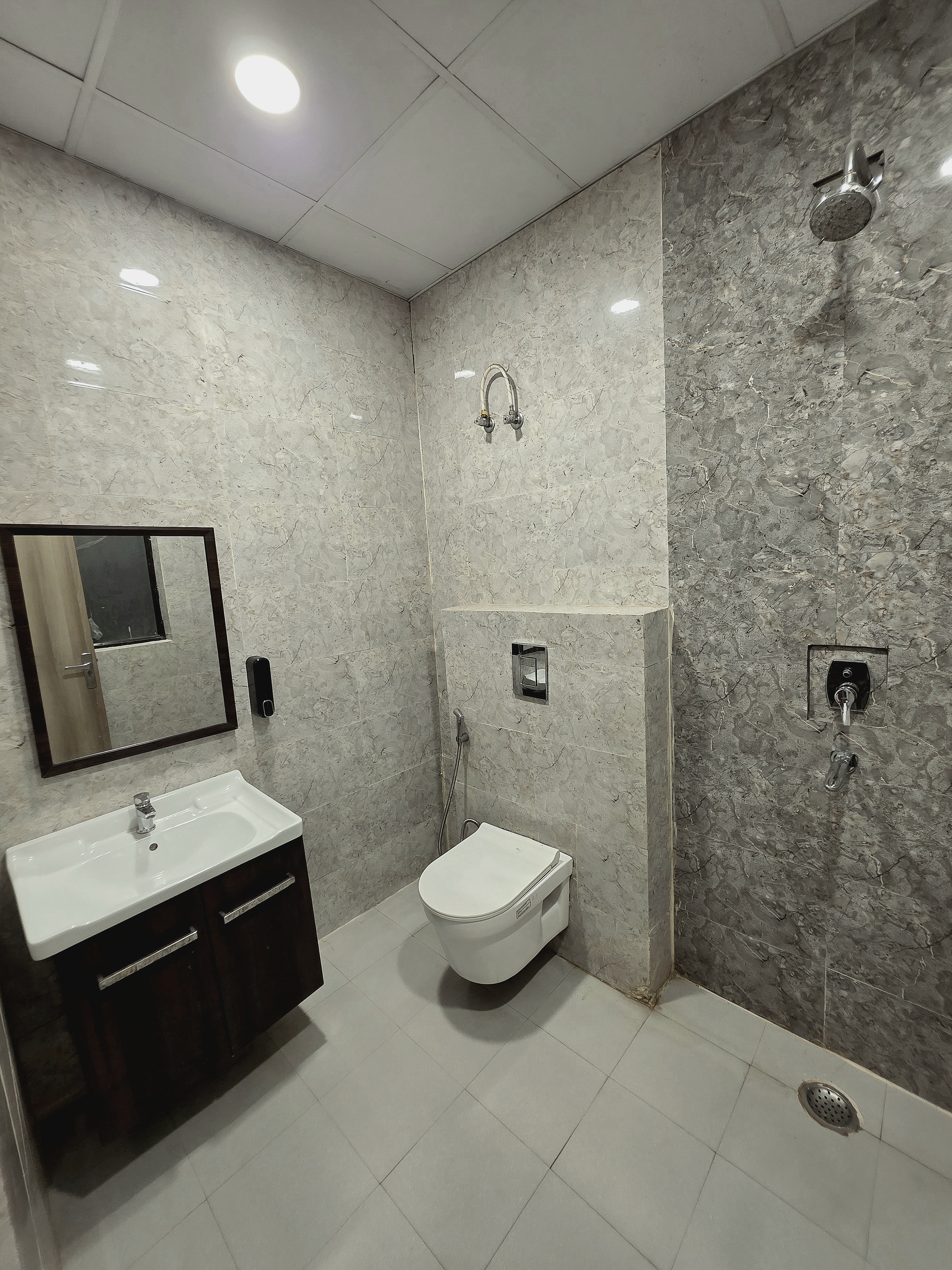 EasExplore Home Town Hotel Hilson